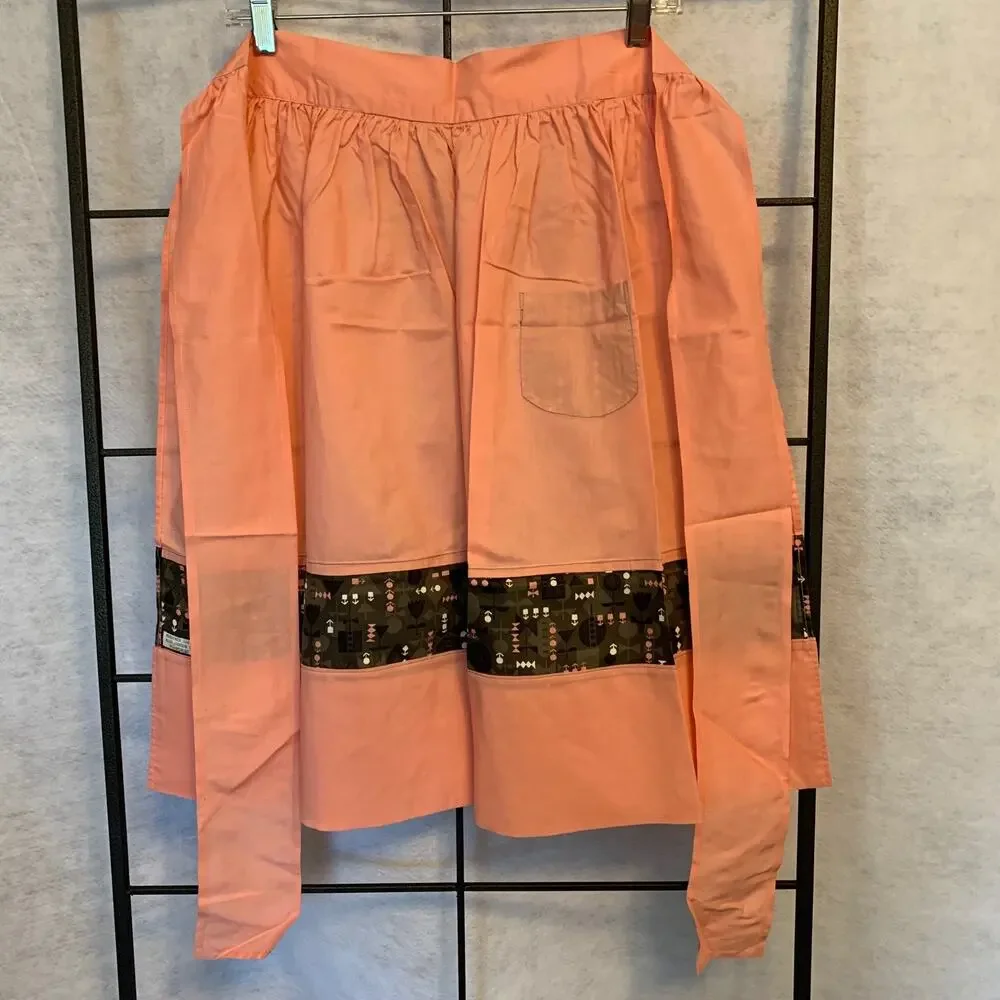 Vintage Style Coral Color Handmade Apron with Pocket - Picture 4 of 7